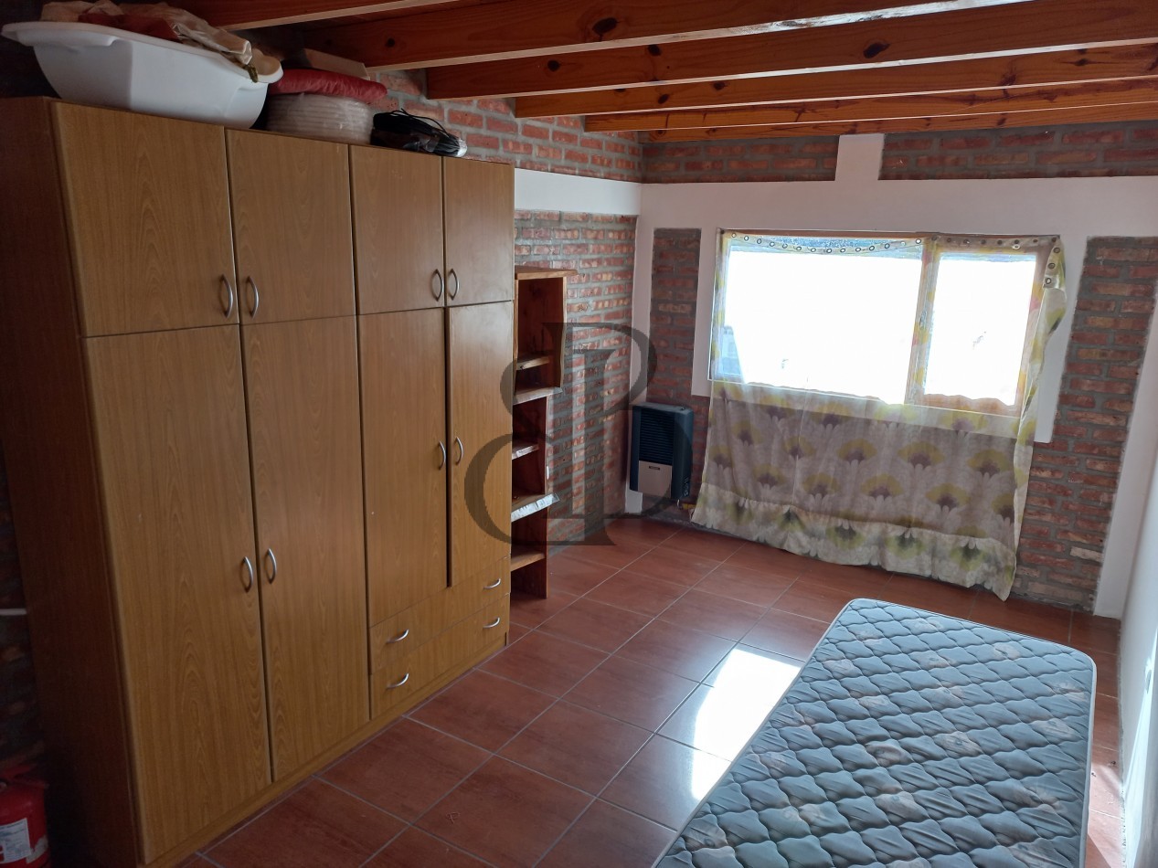 CASA+2 DEPTOS EN VENTA TREVELIN