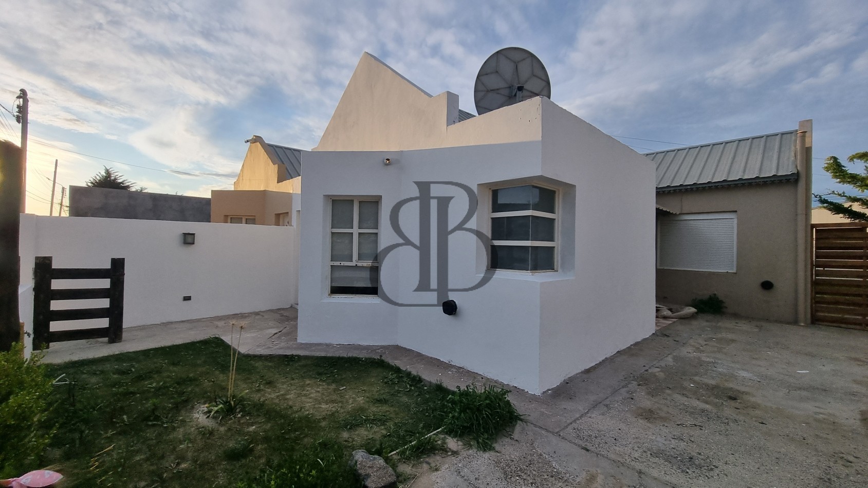 CASA EN VENTA RADA TILLY 