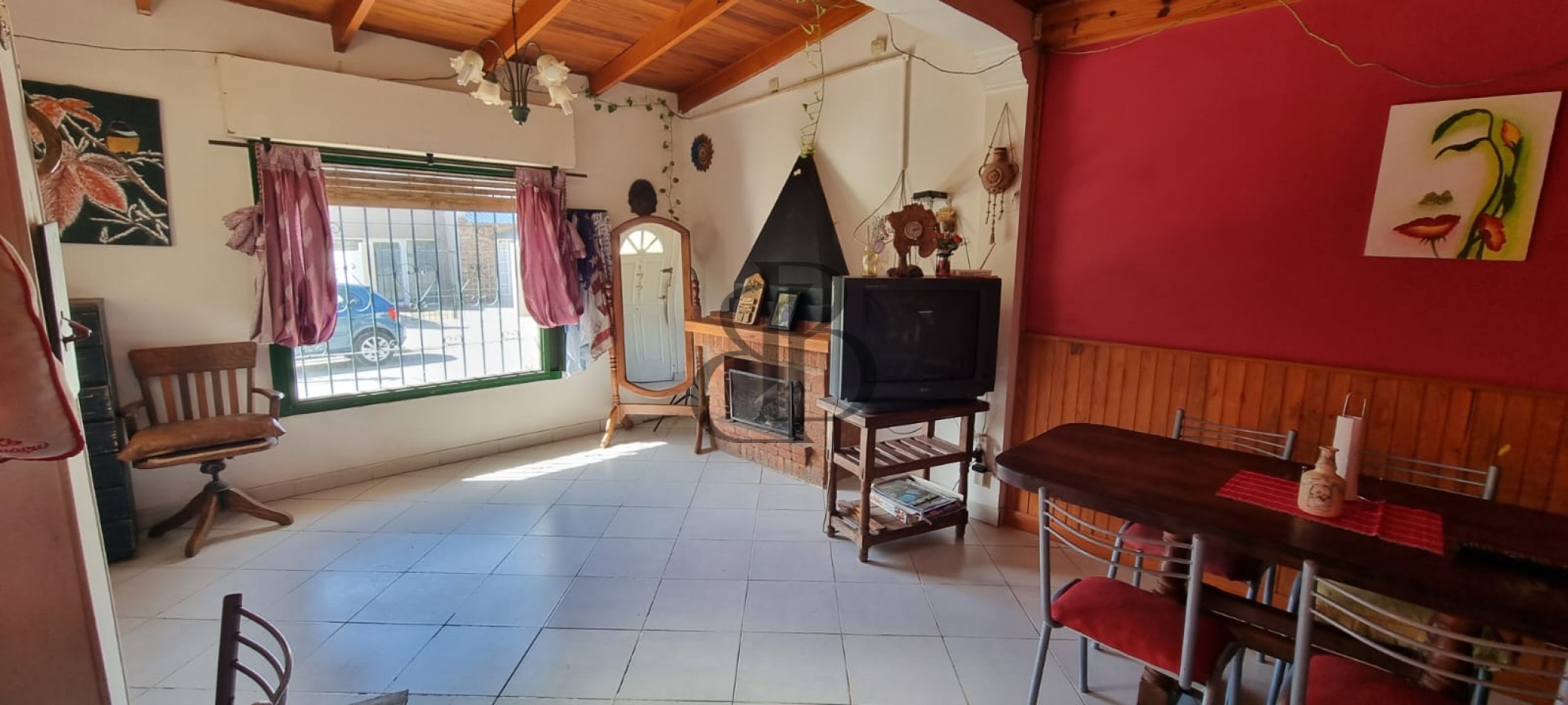 CASA EN VENTA 5 DORMITORIOS KM 3