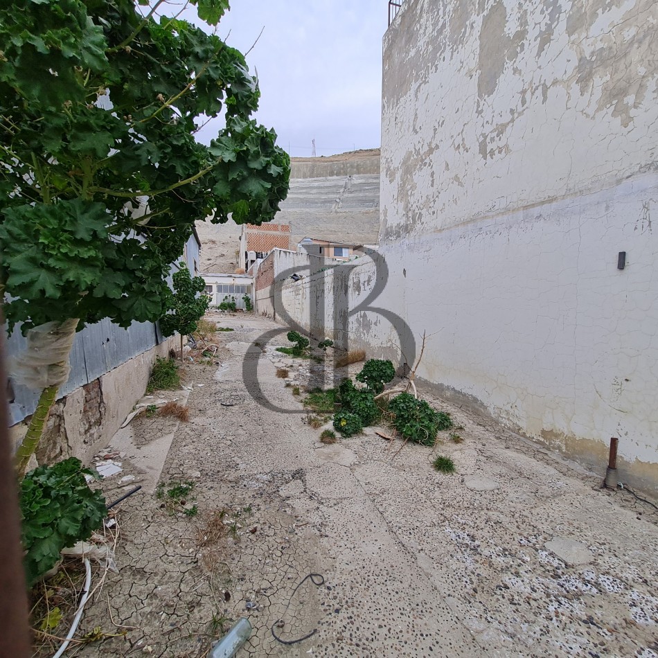 TERRENO CON MEJORA A DEMOLER EN VENTA ZONA CENTRO 