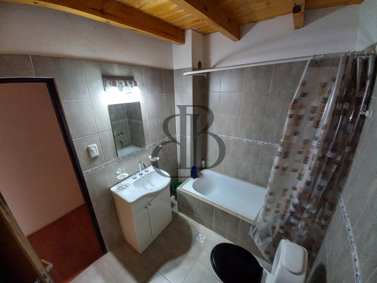 CASA+2 DEPTOS EN VENTA TREVELIN