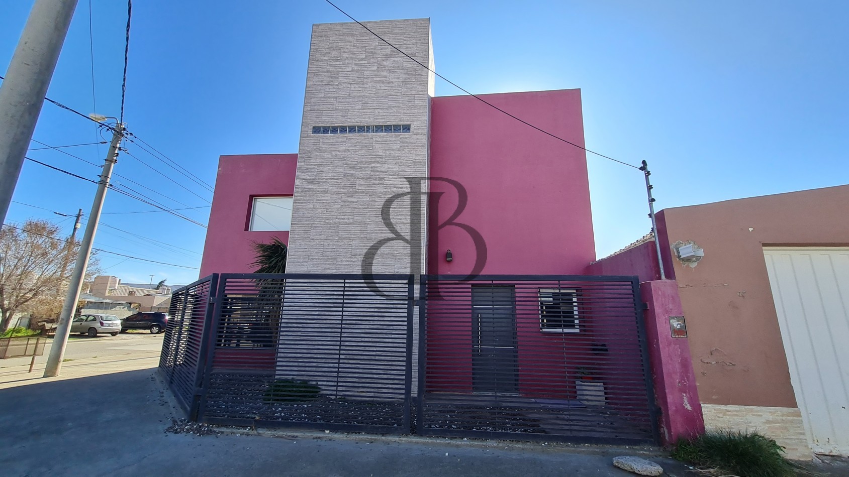 CASA EN VENTA BARRIO PUEYRREDON