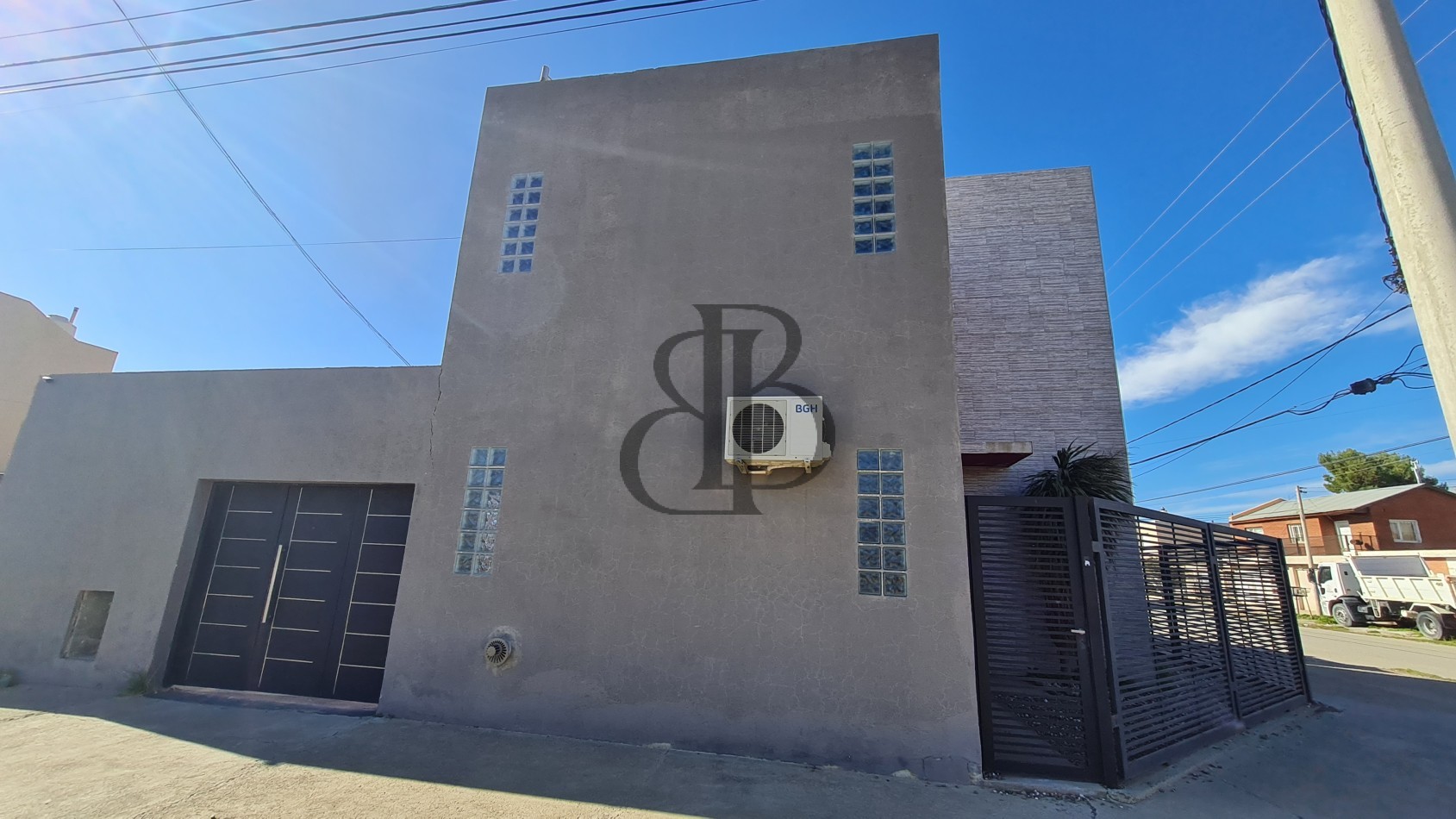 CASA EN VENTA BARRIO PUEYRREDON