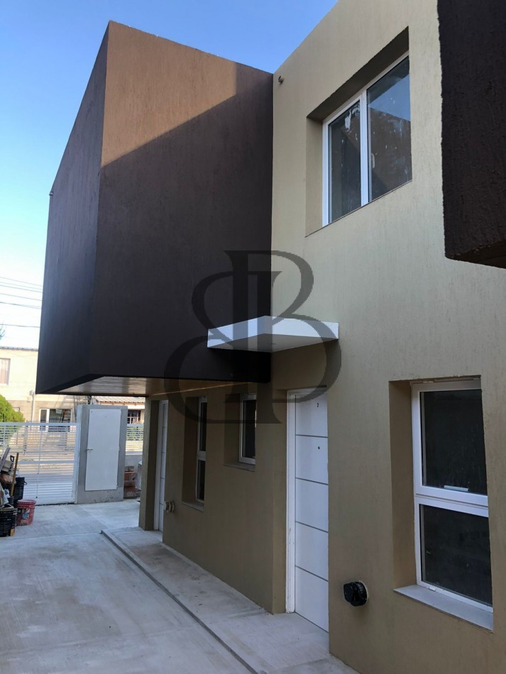 DUPLEX EN VENTA RADA TILLY