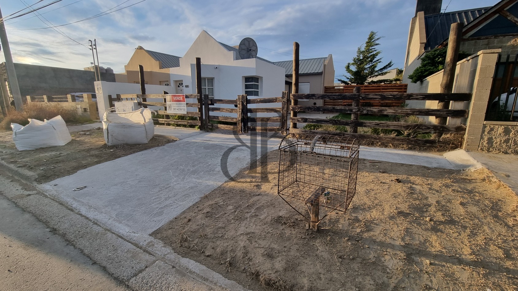 CASA EN VENTA RADA TILLY 