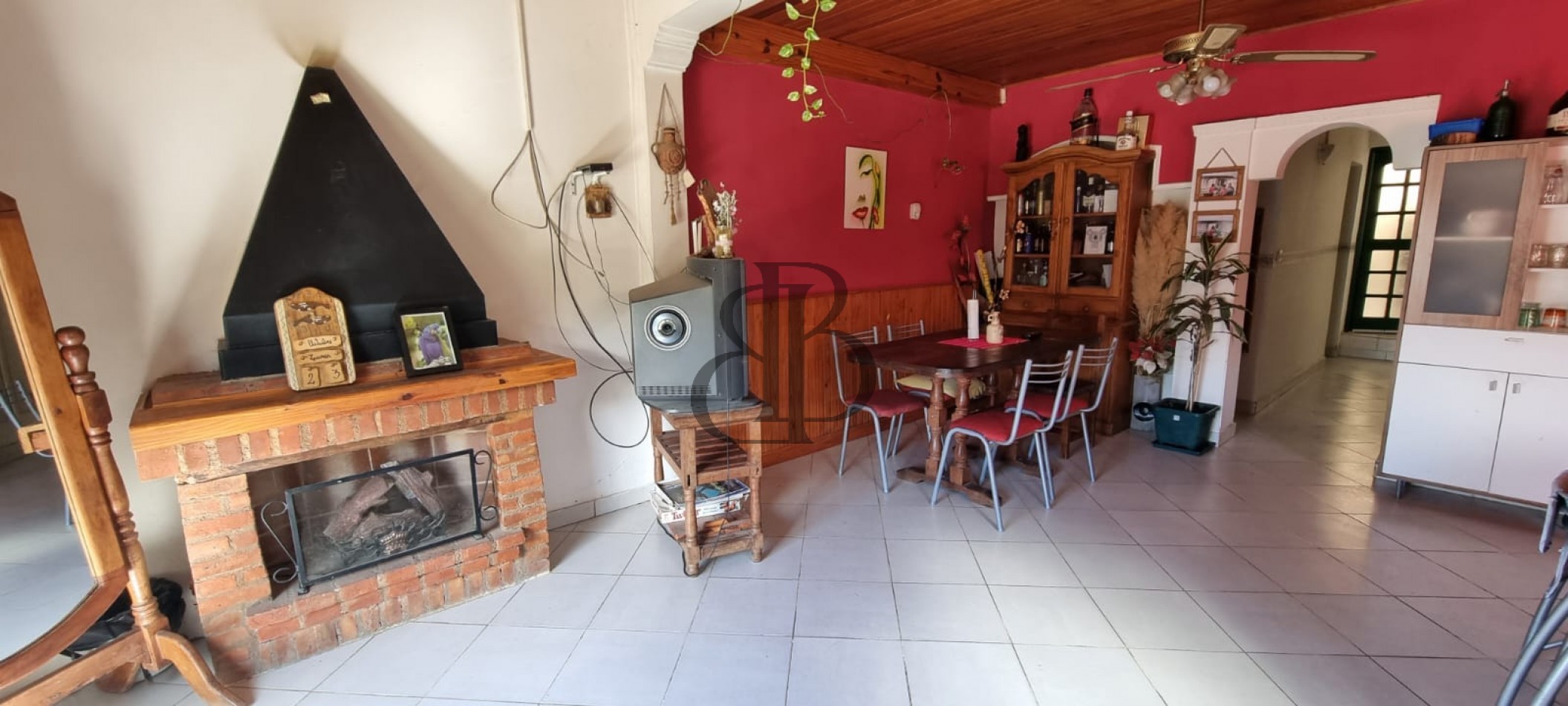 CASA EN VENTA 5 DORMITORIOS KM 3