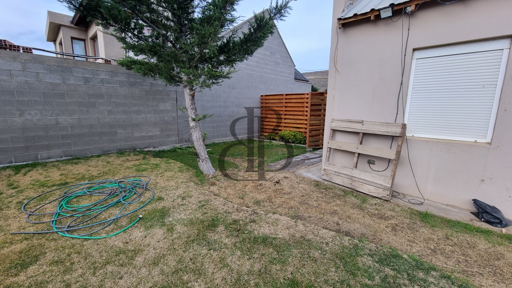 CASA EN VENTA RADA TILLY 