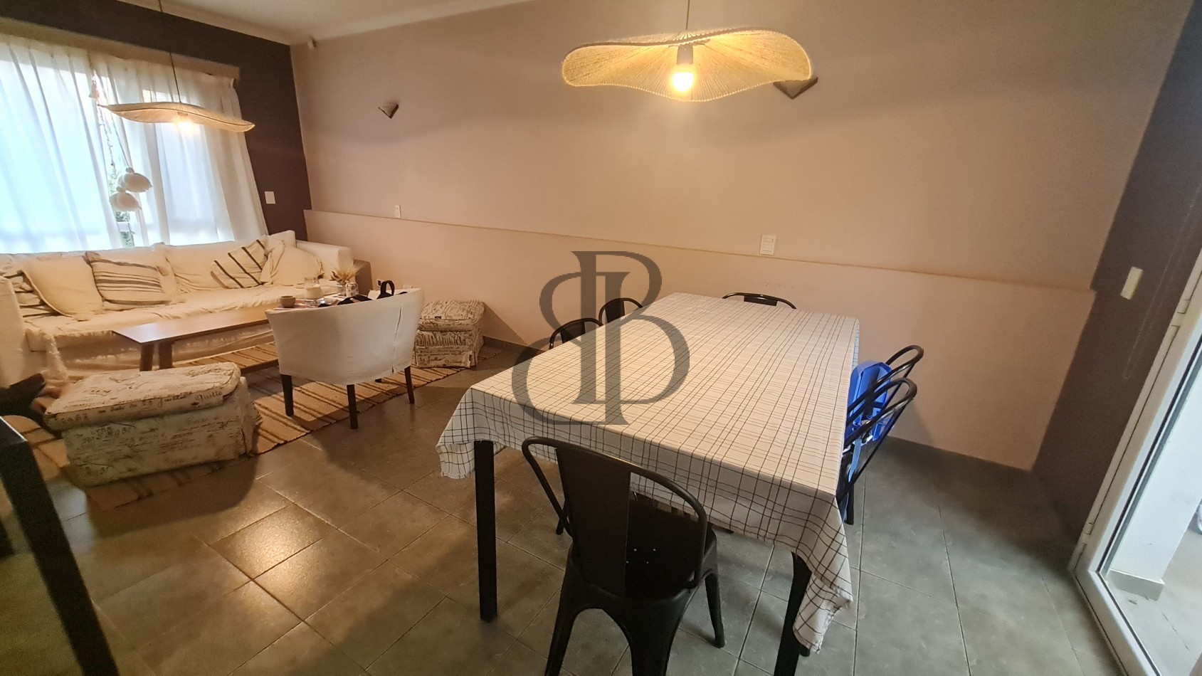 CASA EN VENTA RADA TILLY