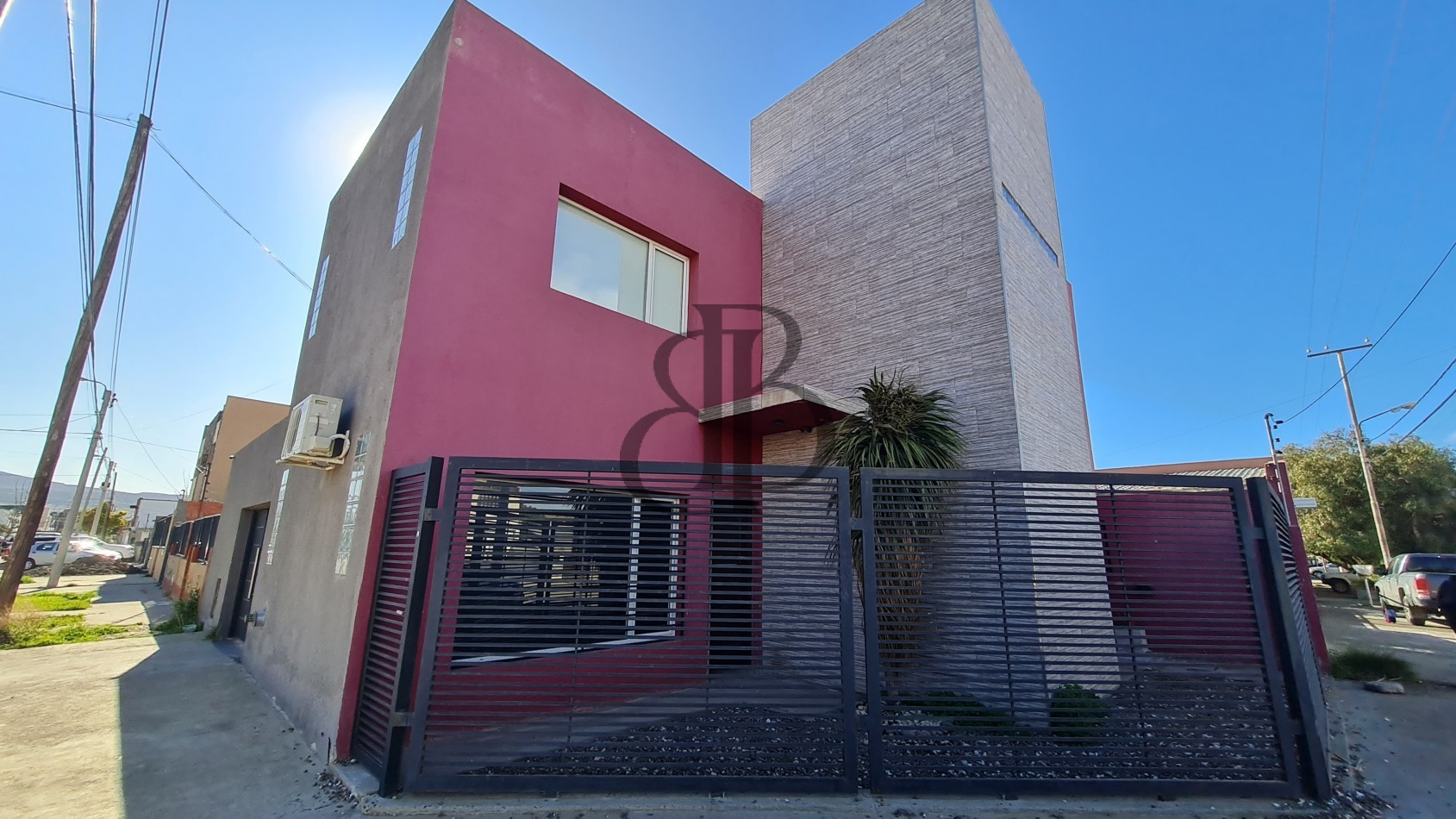 CASA EN VENTA BARRIO PUEYRREDON