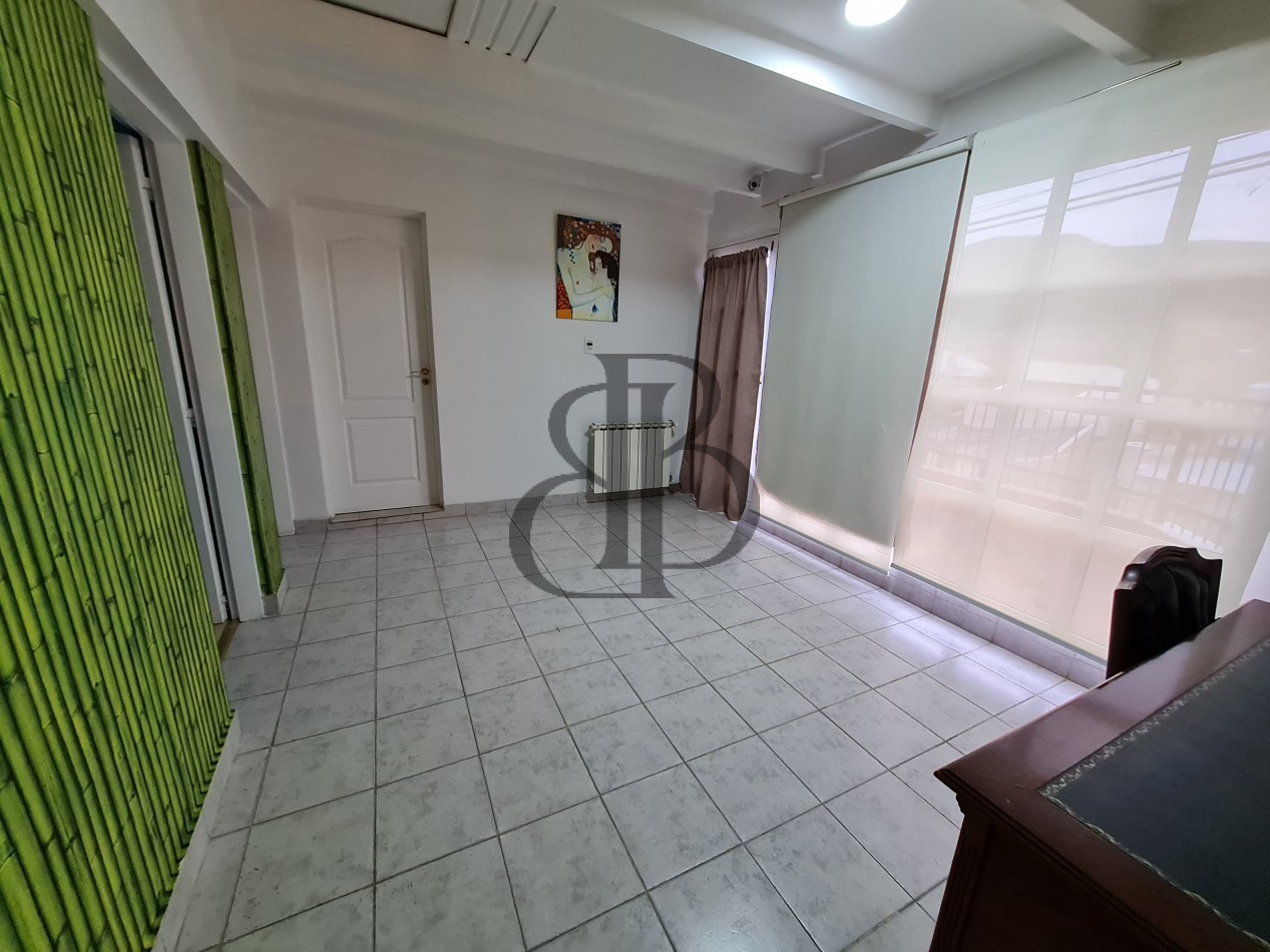 CASA EN VENTA 3 DORMITORIOS - B° DIVINA PROVIDENCIA