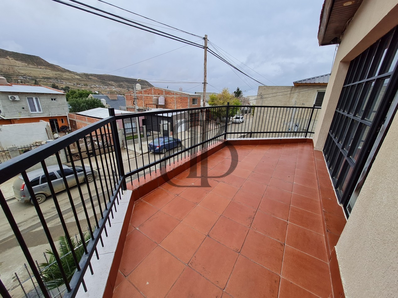 CASA EN VENTA 3 DORMITORIOS - B° DIVINA PROVIDENCIA